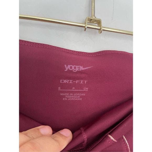 NIKE Yoga Dri-FIT lurex tape 7/8 high-waisted leggings in burgundy Size Small - Picture 6 of 6